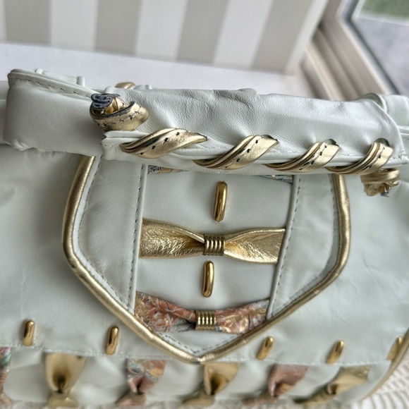 Vintage 80s White Leather Bow Statement Bag – Made in USA - Picture 3 of 7